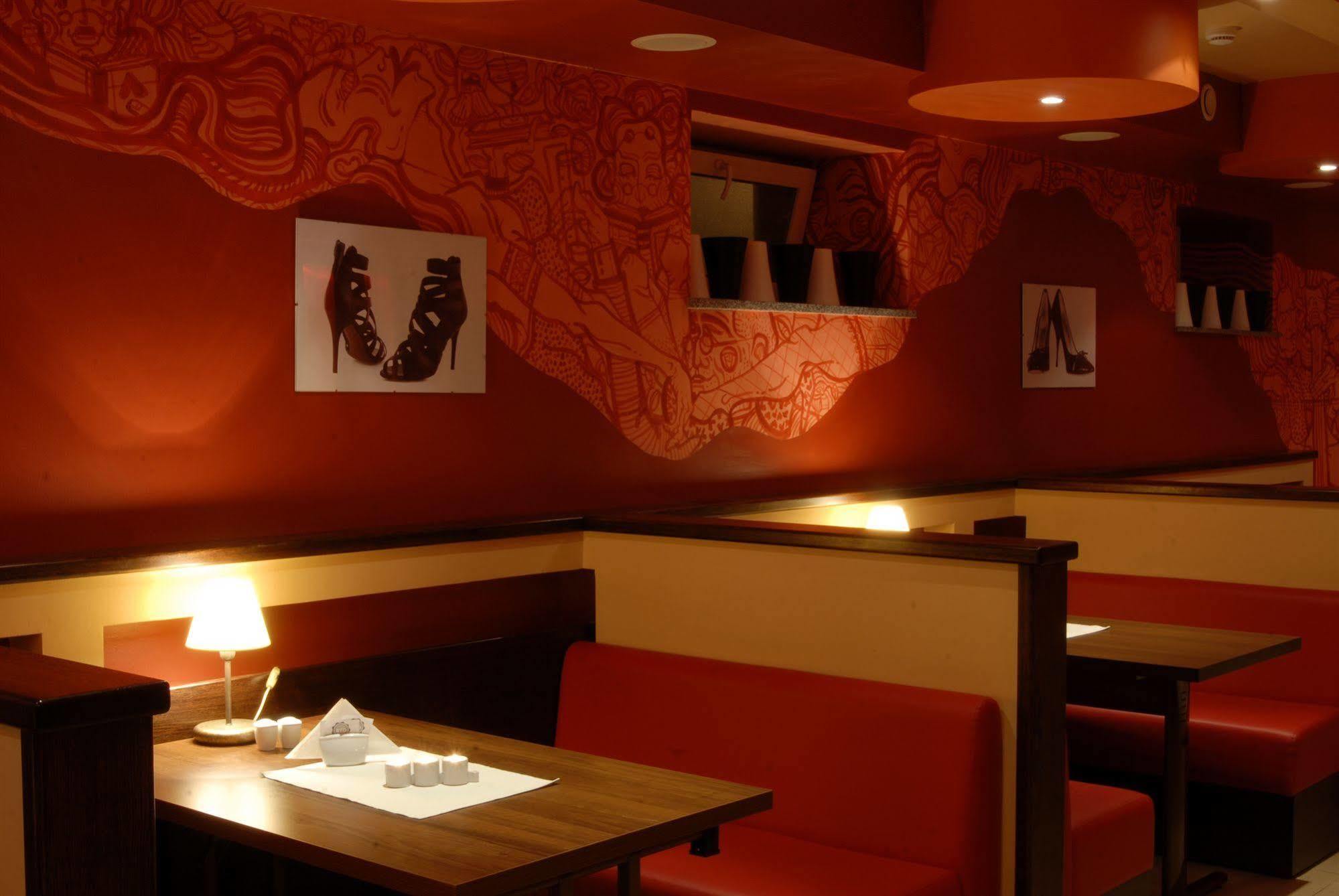 Chopin Hotel Pruszcz Gdanski ภายนอก รูปภาพ