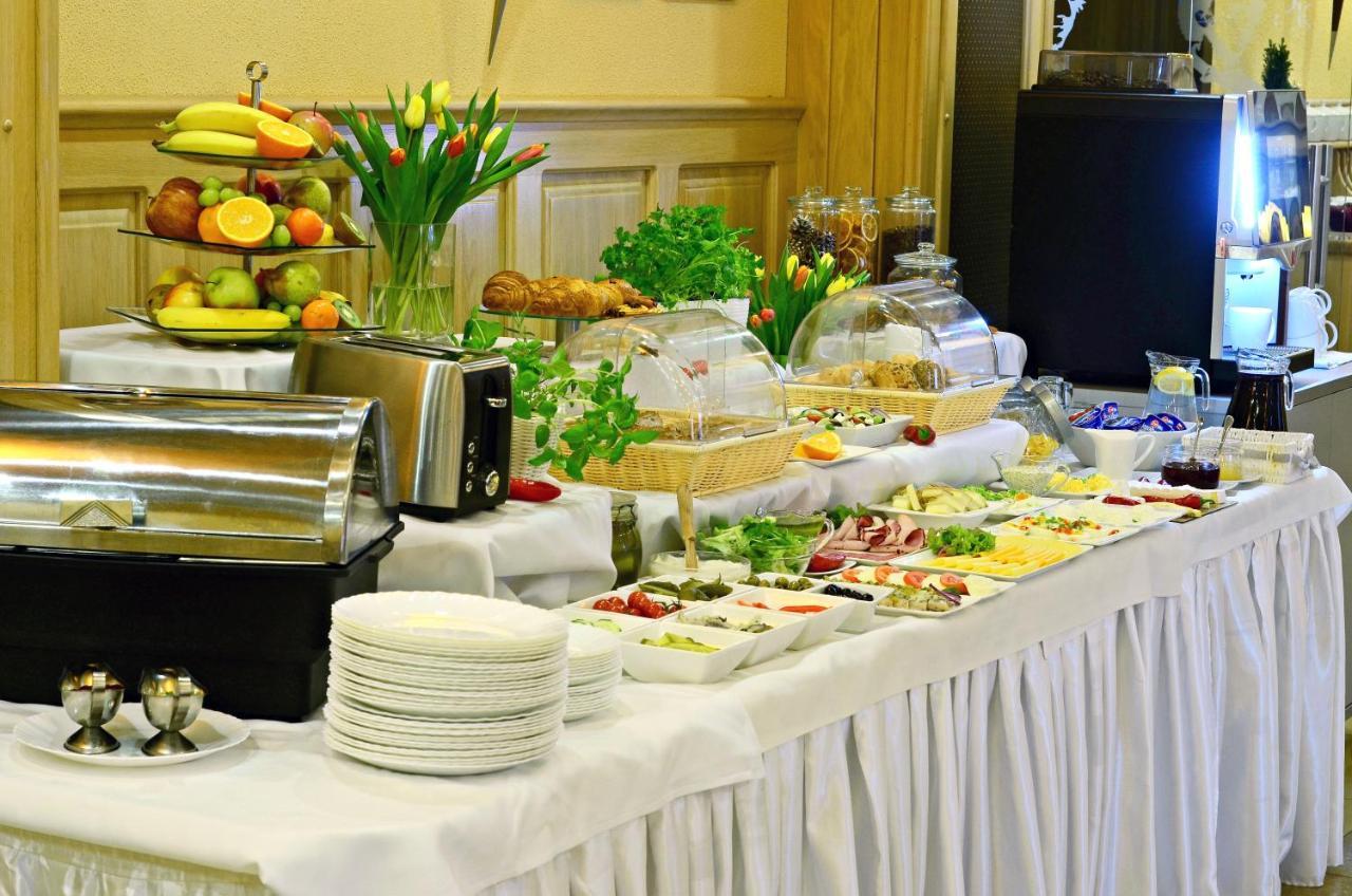 Chopin Hotel Pruszcz Gdanski ภายนอก รูปภาพ