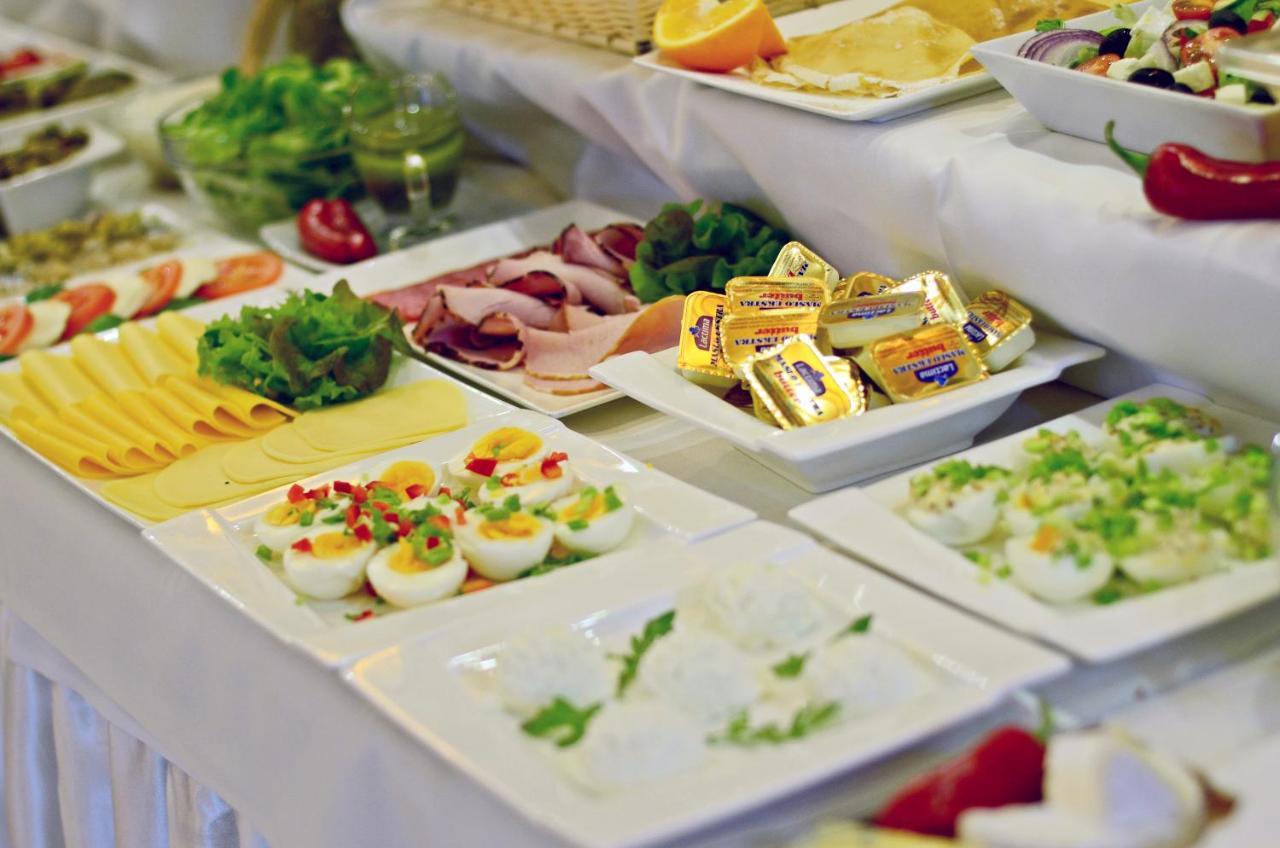 Chopin Hotel Pruszcz Gdanski ภายนอก รูปภาพ